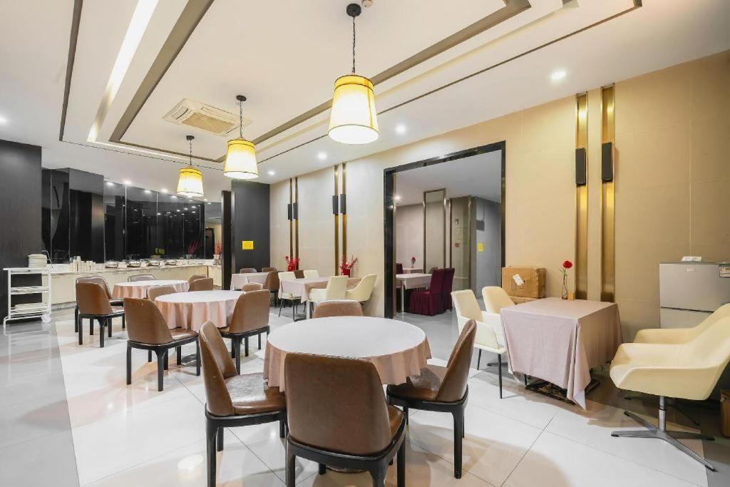 Magnotel Hotel Shanghai Railway Station Magnolia Plaza Exteriör bild