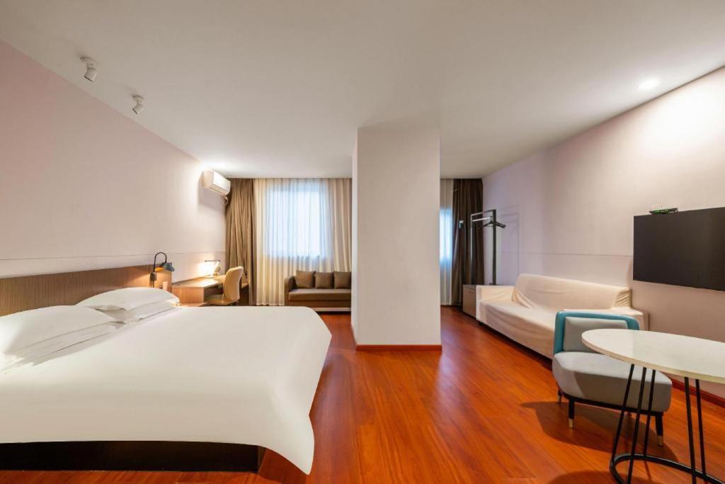 Magnotel Hotel Shanghai Railway Station Magnolia Plaza Exteriör bild